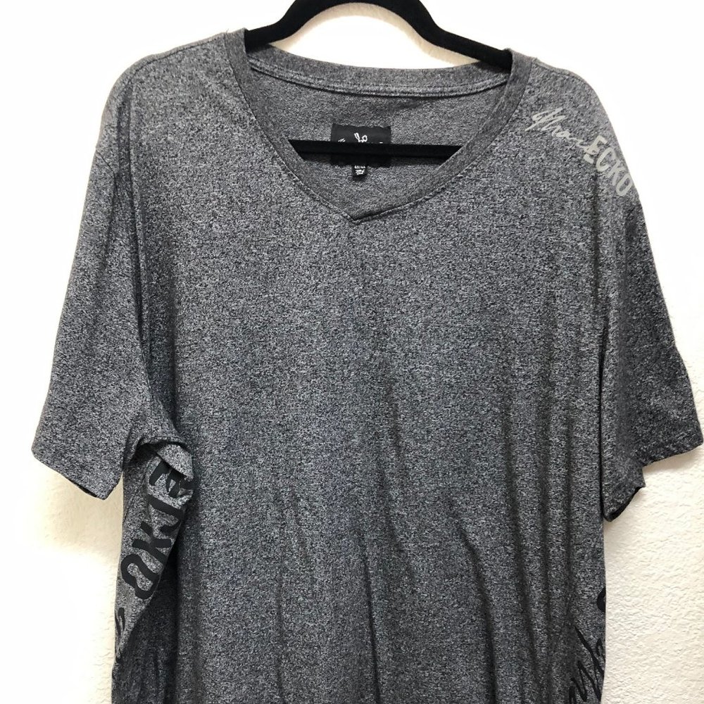 Men's T-Shirt V-Neck